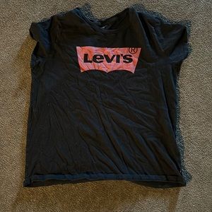 levi’s t shirt